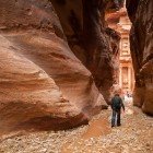 Il famoso Siq la stretta gola che conduce al Tesoro di Petra