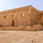 Esterni del Castello Qasr Hallabat situato nel deserto ad Amman in Giordania