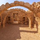 Interni del Castello Qasr Hallabat situato nel deserto ad Amman in Giordania