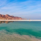 Dettagli del Mar Morto sulla costa del versante della Giordania