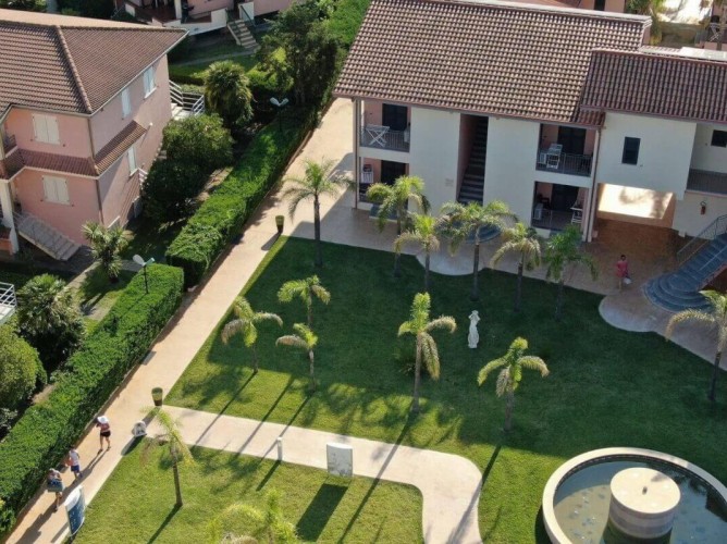 Club Esse Aquilia Beach Village - Giardini ed aeree esterne comuni