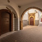 Tipiche stradine nel quartiere storico di Habous a Casablanca in Marocco