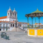 Santuario di Nostra Signora di Nazaré (in portoghese Santuario di Nossa Senhora da Nazaré), al suo interno ospita una Vergine Nera e si trova a Sítio da Nazaré, un quartiere di Nazaré in Portogallo