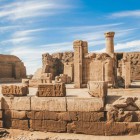 Dettagli del Tempio di Edfu in Egitto, in risalto i geroglifici risalenti alla XVIII dinastia