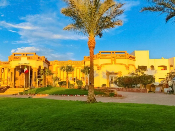 Queen Sharm Beach Resort-All Inclusive - Immagine 3