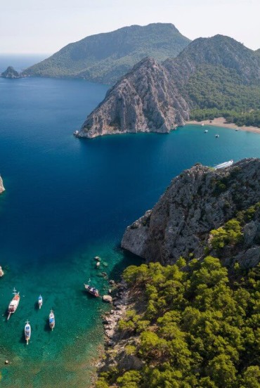 Vista aerea della Baia di Kissebuku Koyu sulla costa di Keramus e Alicarnasso Mar Egeo, distretto di Mazi a soli 20 Km da Bodrum Turchia
