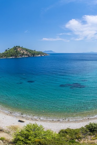 La Baia di Mazi è situata nelle penisola di Bodrum, provincia della Muğla nel Mar Egeo in Turchia