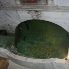 La Fontana dei Miracoli è una scultura in marmo da cui sgorga una sorgente d'acqua, alla quale sono stati attribuiti numerosi miracoli di guarigione nel corso dei secoli