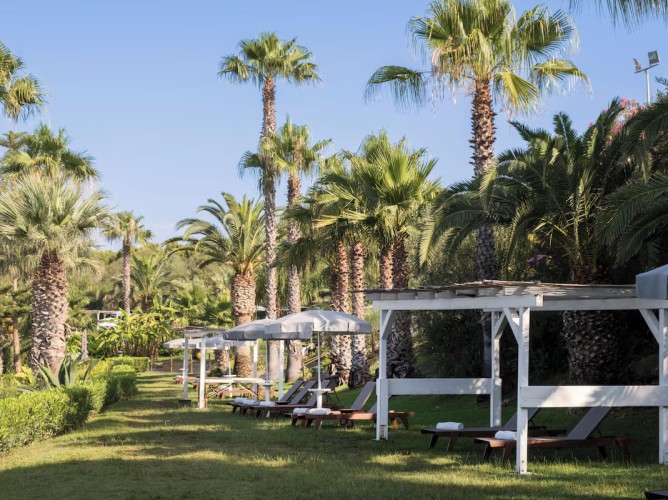 Mangia's Torre del Barone Resort - Giardino solarium