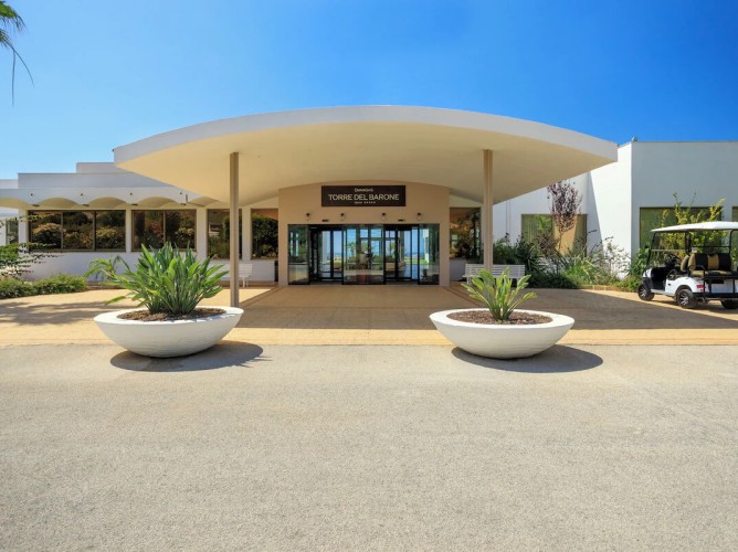 Mangia's Torre del Barone Resort - Ingresso del resort 5*