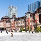 Stazione di Tokyo lato Marunouchi costruito in mattoni rossi in stile europeo molto simile alla stazione di Amsterdam per celebrare la vittoria sulla Russia della guerra del 1914