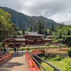 Costruito nel X secolo, il tempio Byodo-in offre panorami tranquilli con colline che si affacciano sul fiume, creando un ambiente ideale per meditazione e riflessione.
