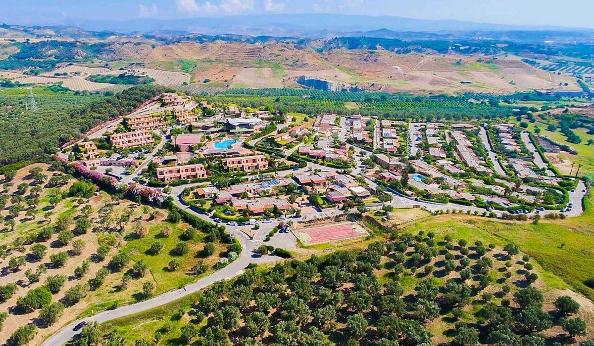 Villaggio Porto Rhoca - Esterni delle camere