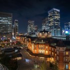 I treni JR-East Narita Express collegano direttamente Narita con Tokyo, Shinagawa (da cui prendi la Keikyu Airport Line per Haneda, non inclusa nel Japan Rail Pass), Shibuya e Shinjuku.