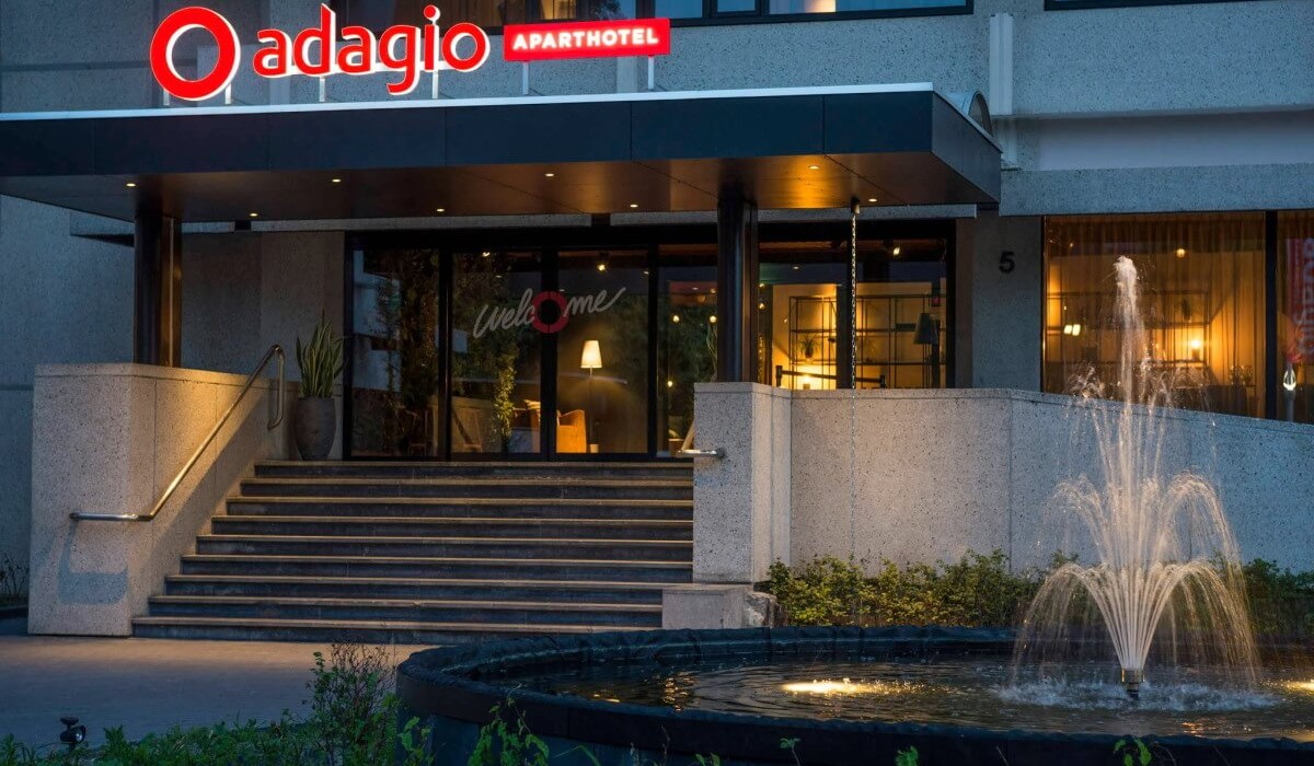 Adagio Amsterdam City South - Struttura moderna e funzionale dallo stile metropolitano, caratterizzata da spazi luminosi e interni raffinati, curati nei dettagli per garantire comfort e un’atmosfera accogliente.