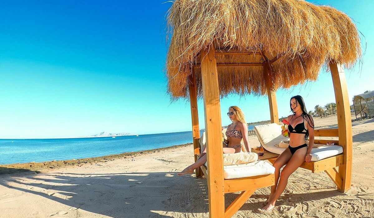 Royal Regency Club - Ultra All Inclusive - I gazebo in legno del Royal Regency Club a Sharm El Sheikh sono strutture tipiche, coperte con paglia, progettate per offrire comfort e privacy agli ospiti.