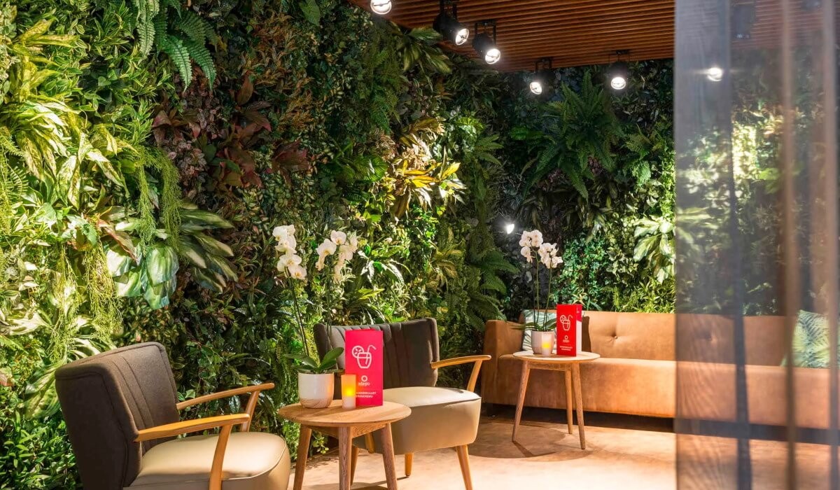Adagio Amsterdam City South - L’impiego di materiali naturali e la valorizzazione della luce naturale riducono l’impatto ambientale, creando ambienti caldi e accoglienti che migliorano il benessere degli ospiti.