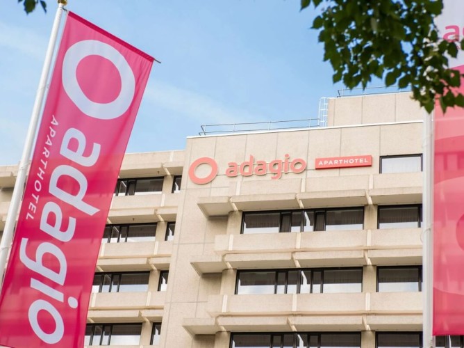 Adagio Amsterdam City South - Struttura moderna e funzionale dallo stile metropolitano, caratterizzata da spazi luminosi e interni raffinati, curati nei dettagli per garantire comfort e un’atmosfera accogliente.