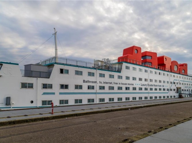 Botel - Immagine 1