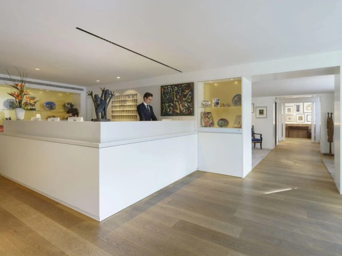 Ambassade Hotel - Immagine 2