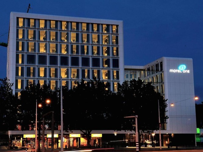 Motel One Amsterdam - Immagine 1