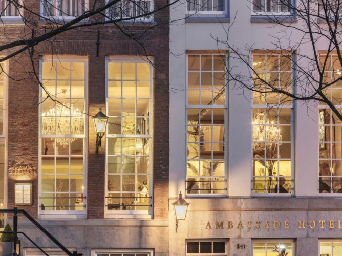 Ambassade Hotel - Immagine 1