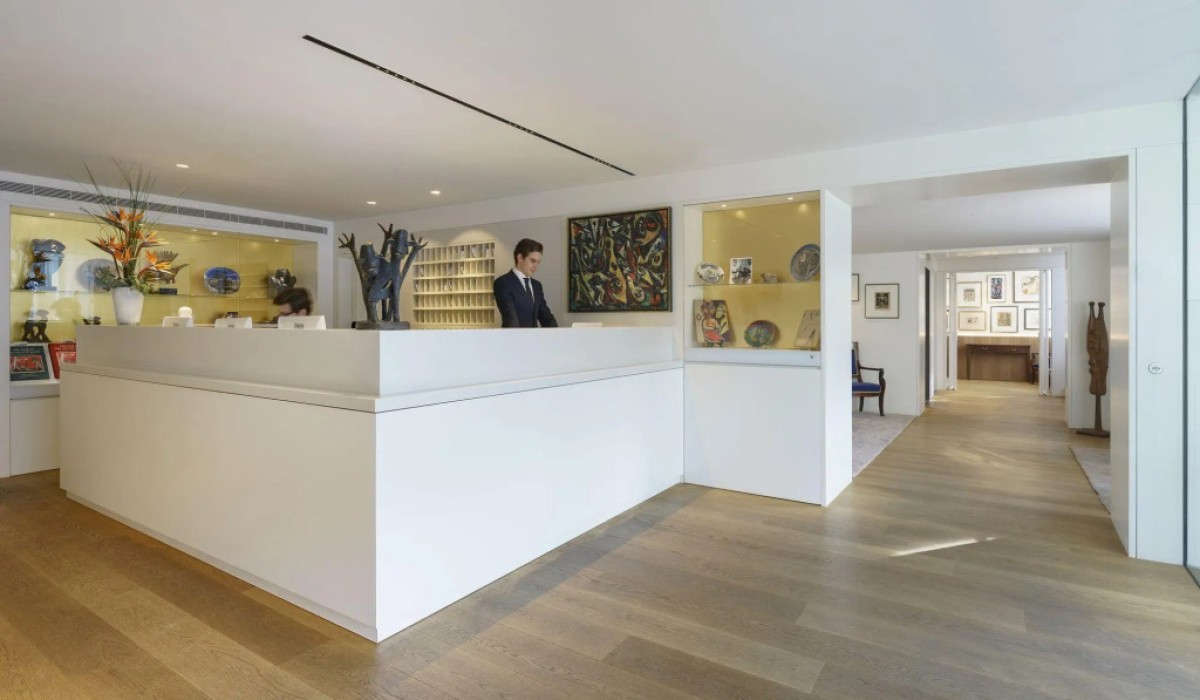 Ambassade Hotel - Immagine 2