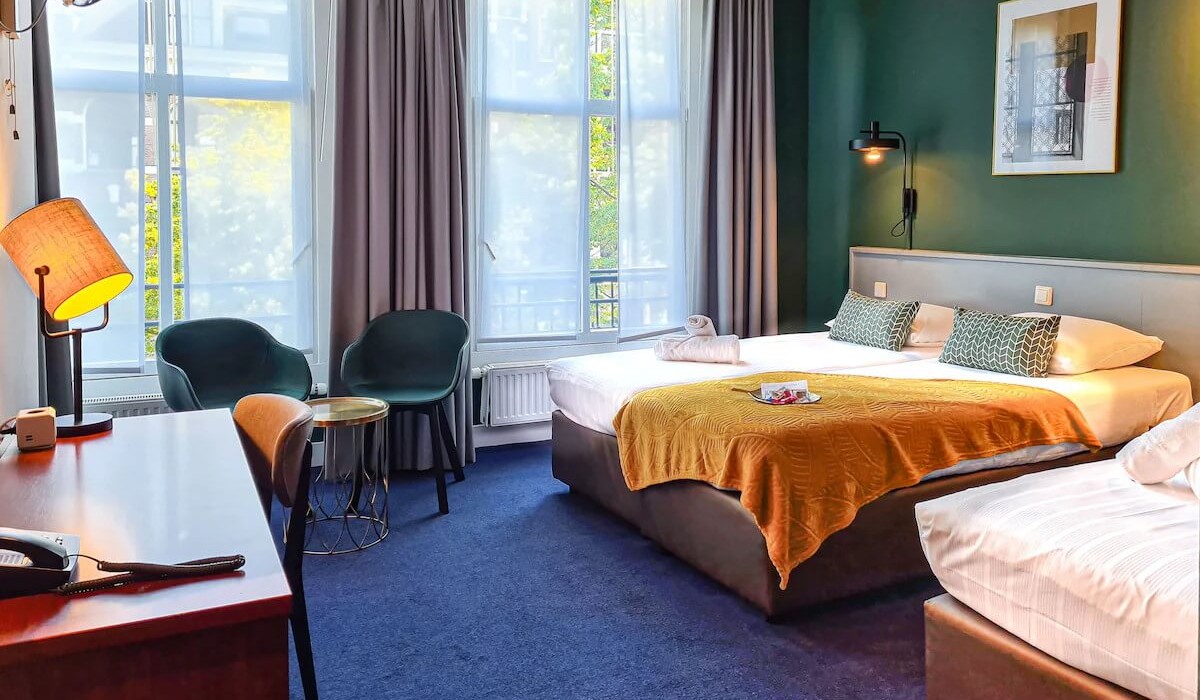 Hotel Alexander - Le camere triple dell’Hotel Alexander sono spaziose e funzionali, dotate di tre comodi letti, bagno privato, Wi-Fi gratuito e ideali per famiglie o piccoli gruppi.