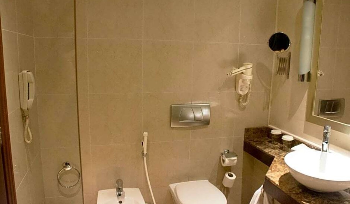 Manazeli Al Corniche Hotel - Immagine 9
