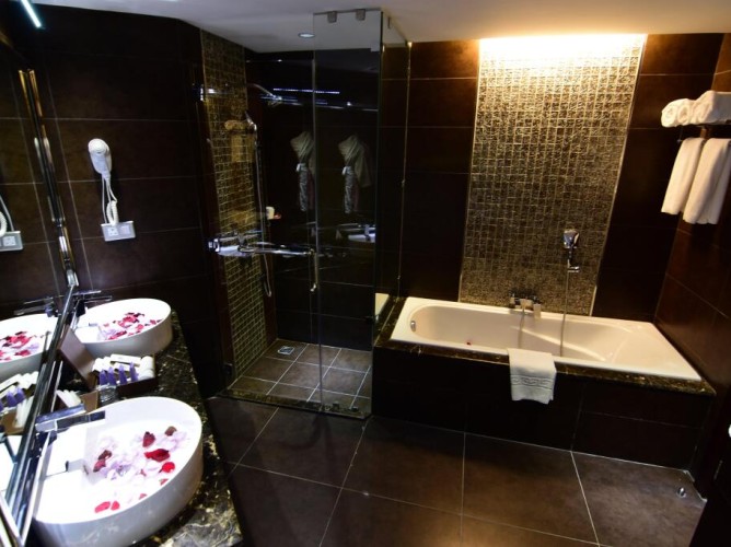Crowne Plaza Riyadh Al Waha - Immagine 10