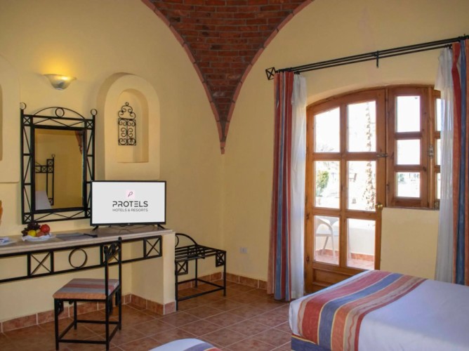 Protels Crystal Beach Resort - Immagine 9