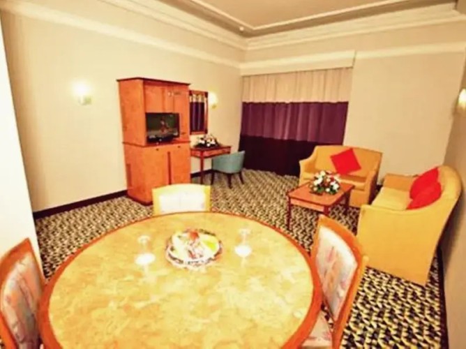 Regency Jeddah Hotel - Immagine 4