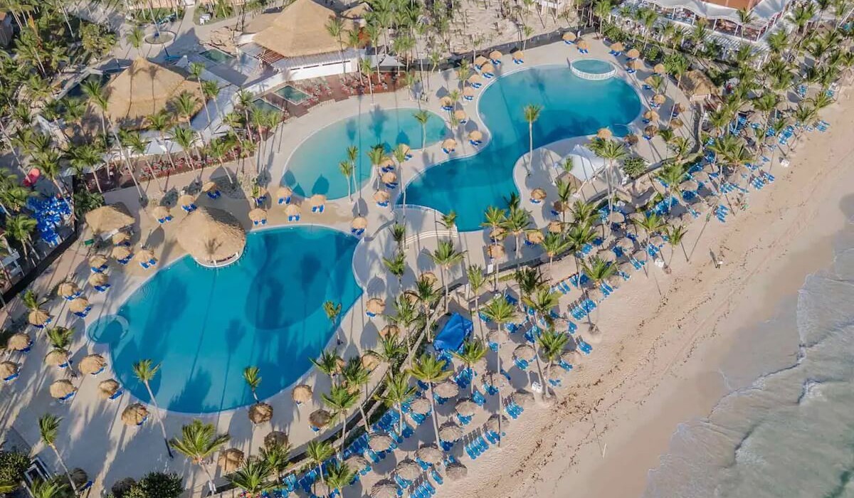Bahia Principe Gran Bavaro All inclusive - Bahia Pincipe Gran Turquesa vista aerea con drone delle piscine e della spiaggia