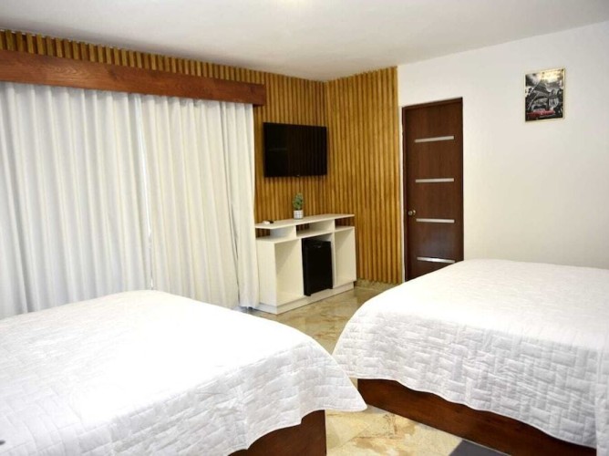 Halibut Hotel - Immagine 4