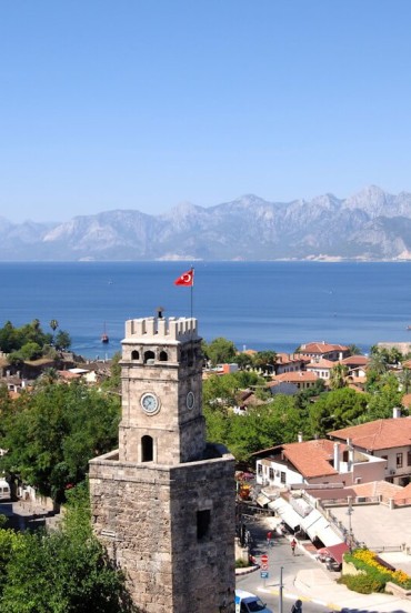 Costruita nel XIX secolo, la Torre dell’Orologio di Antalya è l'emblema storico e architettonico ottomano.