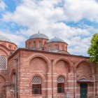 La Moschea di Zeyrek, antica chiesa bizantina trasformata in moschea, è uno degli esempi più autentici dell’architettura religiosa di Istanbul.