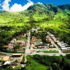 Benvenuti a Baeza, gemma nascosta del cantone di Quijos nella provincia di Napo: a sole due ore da Quito vi accoglie con calore autentico, natura incontaminata e ospitalità sincera.