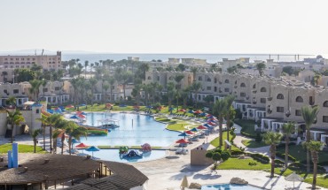 Royal Lagoons Resort & Aqua Park Families and Couples Only