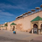 Piazza Hédim a Meknes: cuore vivace della città, tra caffè, mercati e arte, luogo perfetto per vivere l’autentica atmosfera marocchina ogni giorno.