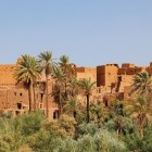 Da Tinghir si gode una vista sulla città circondata dalle montagne dell’Alto Atlante, palmeti lussureggianti e i tipici villaggi berberi della valle.