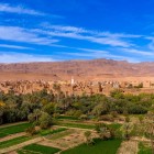 Errachidia, tra le montagne dell’Atlante e le dune del Sahara, offre panorami mozzafiato, storia berbera e un’atmosfera autentica del Marocco centrale.