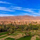 Errachidia, tra le montagne dell’Atlante e le dune del Sahara, offre panorami mozzafiato, storia berbera e un’atmosfera autentica del Marocco centrale.