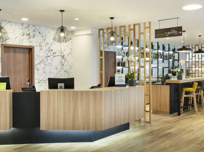 Hilton Garden Inn Brussels City Centre - Immagine 2