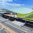 Aeroporto di Pechino, uno dei più grandi al mondo, punto strategico di collegamento internazionale con servizi moderni e infrastrutture all’avanguardia.