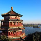 Il Padiglione della Fragranza del Buddha nel Palazzo d’Estate è un tempio affascinante, noto per la sua architettura raffinata e l’atmosfera spirituale unica.