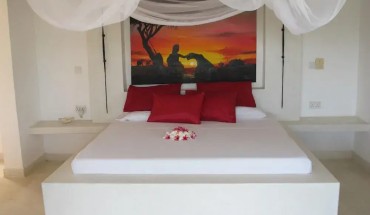 Deluxe Villa With Garden / Pool With Service Staff 150mt From the sea
