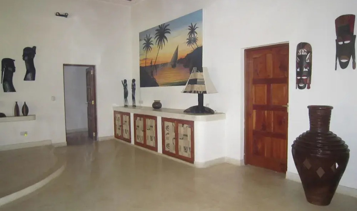 Watamu Villa With Service Personnel - Immagine 1