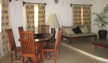 Watamu Villa With Service Personnel
