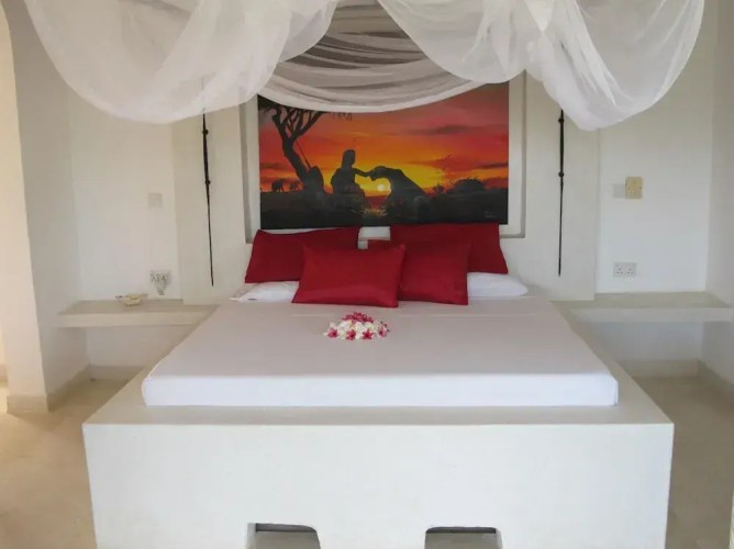 Deluxe Villa With Garden / Pool With Service Staff 150mt From the sea - Immagine 1
