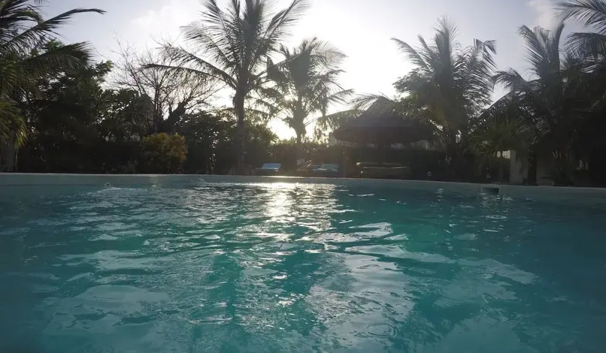 Deluxe Villa With Garden / Pool With Service Staff 150mt From the sea - Immagine 9